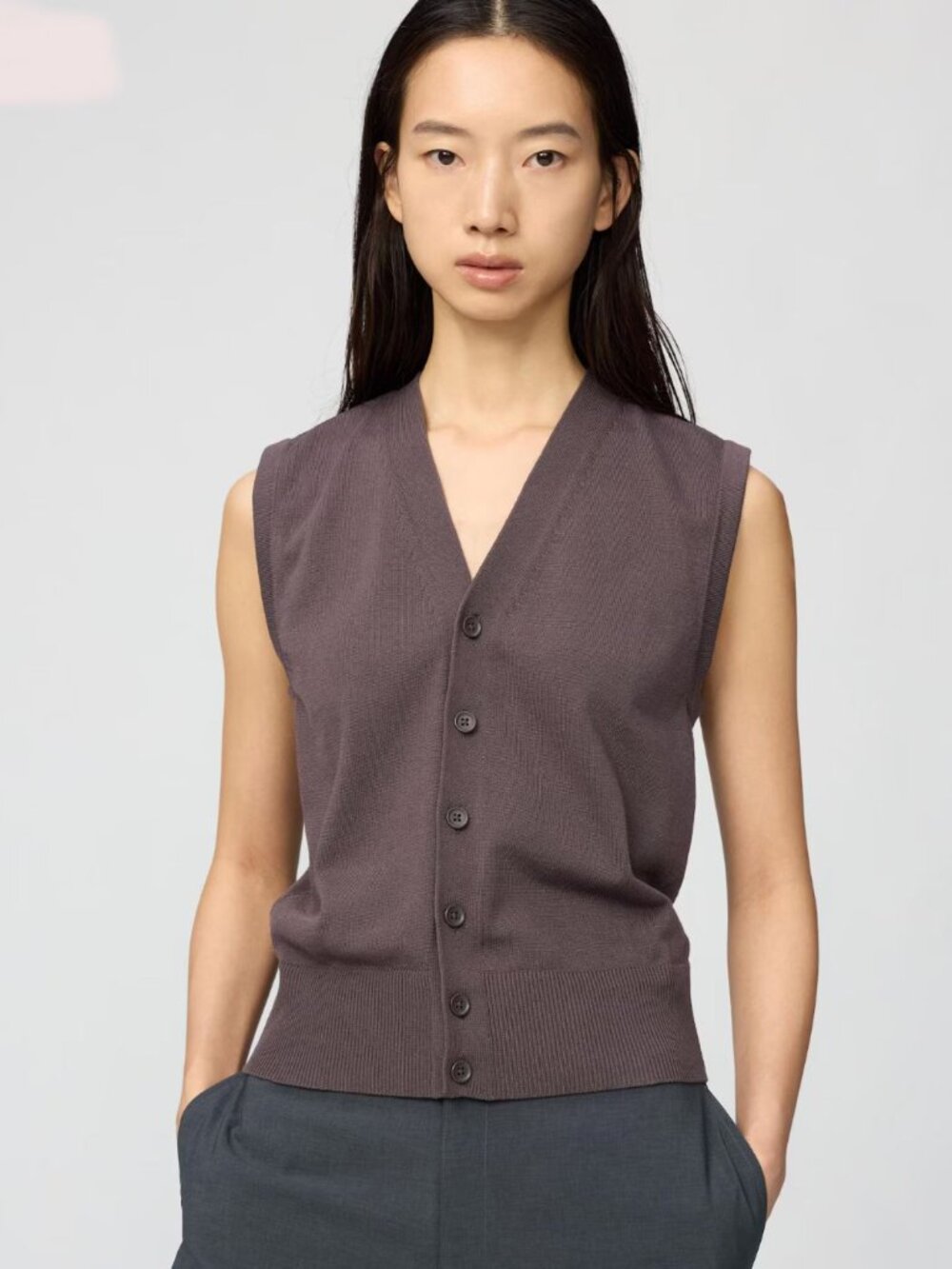 Uniqlo Sleeveless V-Neck Button Knit Vest in Mauve Brown